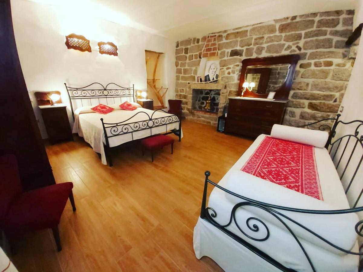 Al Vecchio Corso B&B Tempio Pausania Ngoại thất bức ảnh