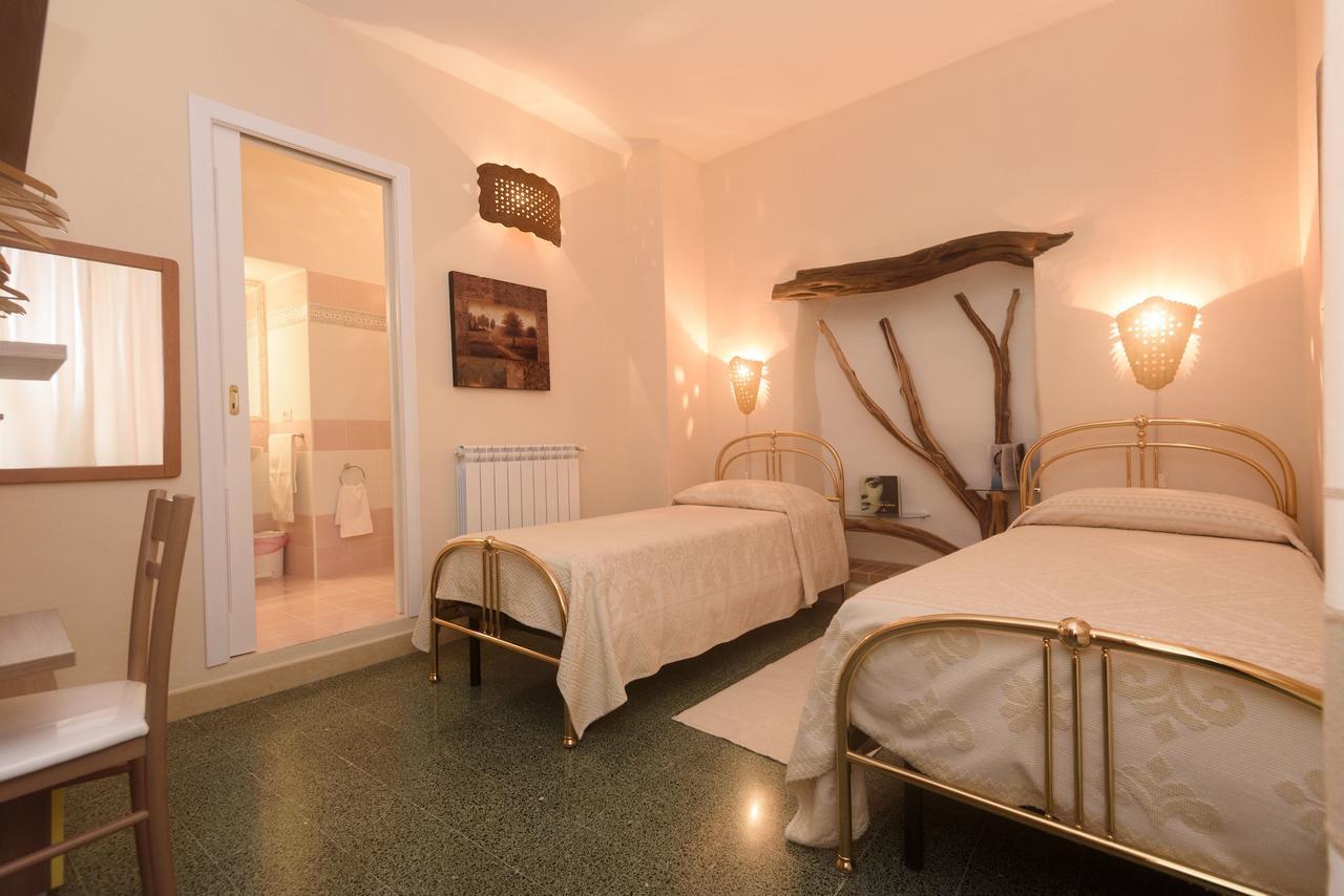 Al Vecchio Corso B&B Tempio Pausania Ngoại thất bức ảnh
