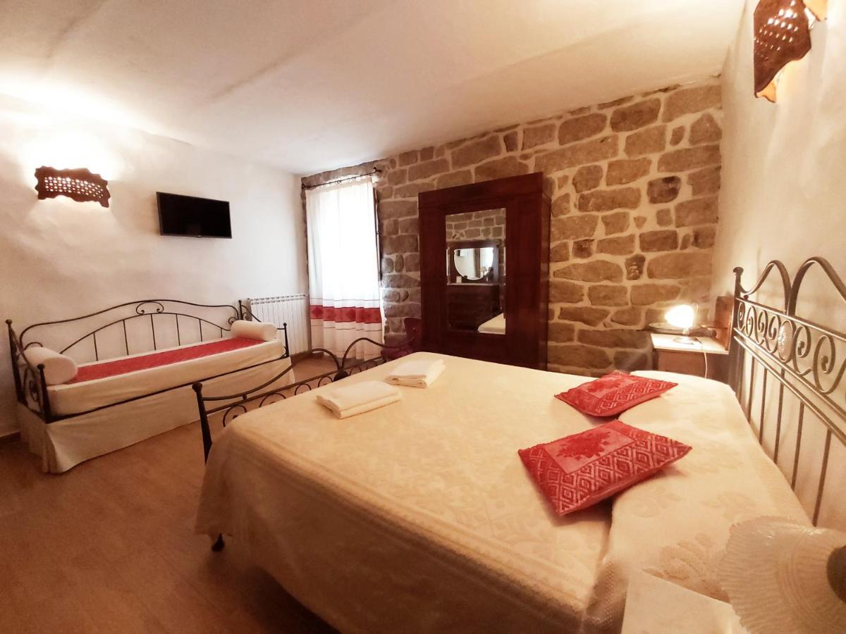 Al Vecchio Corso B&B Tempio Pausania Ngoại thất bức ảnh