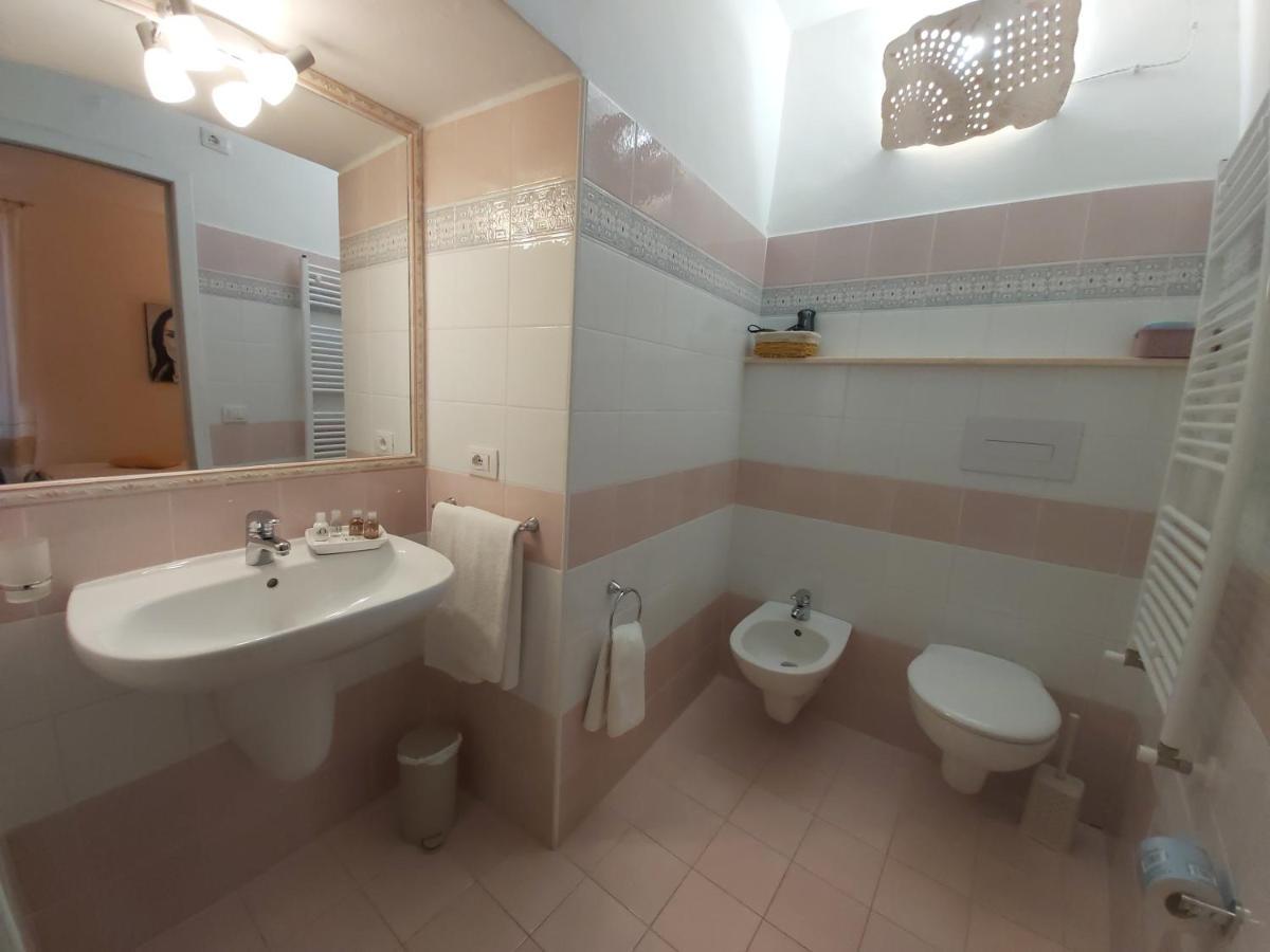 Al Vecchio Corso B&B Tempio Pausania Ngoại thất bức ảnh